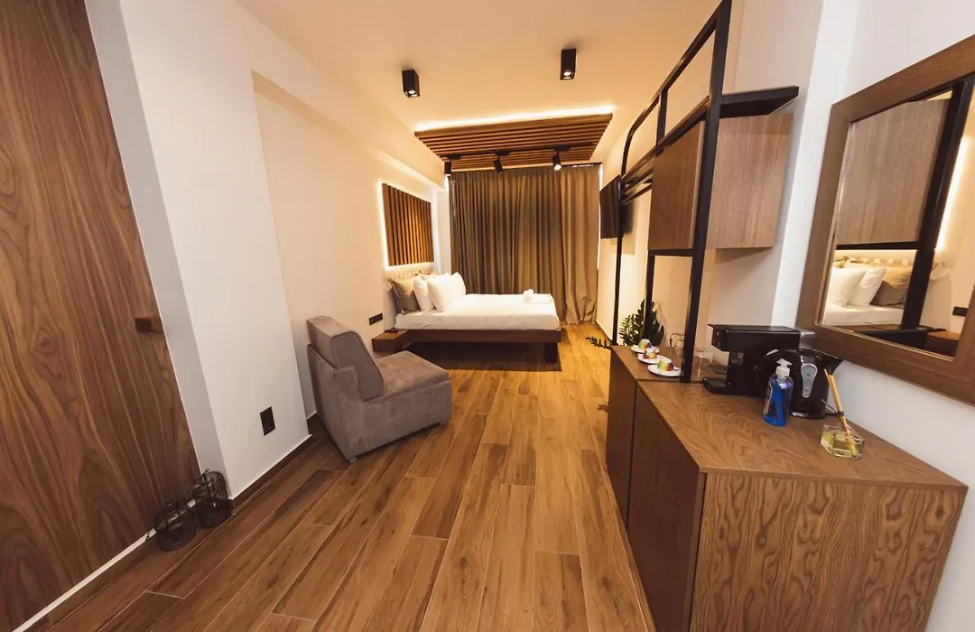 Centrally Stylish Suite By Acropolis-1