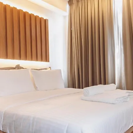 Centrally Stylish Suite By Acropolis-3