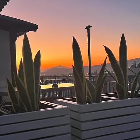 Sky Inn With Wonderful Acropolis View In Neos Kosmos-2
